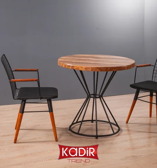 Metal ayaklı ahşap tablalı bistro takımı