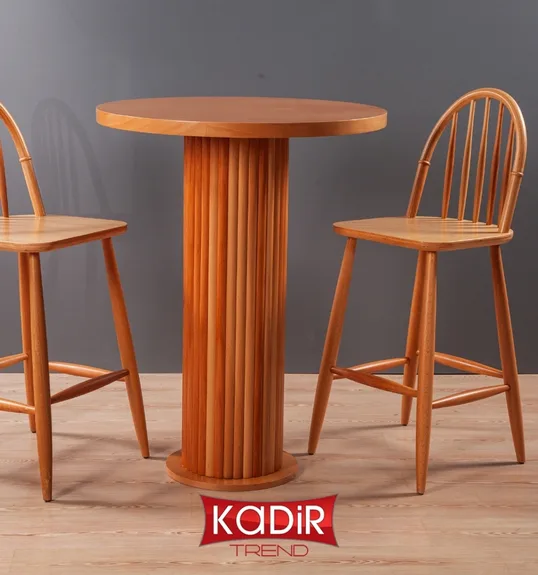 Yivli ayaklı bar masası ve iki bar taburesi