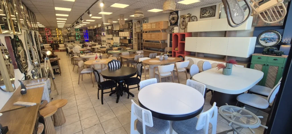 Kadir Trend Karabağlar showroom'u